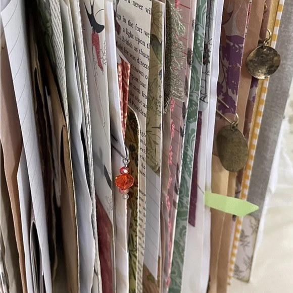 Junk journal White BOHO Garden Floral Interactive Handmade OOAK 232 Pages - Picture 9 of 11